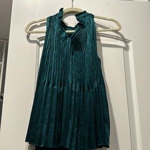 Beautiful holiday special occasion gorgeous casual with jeans